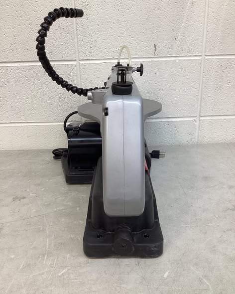 Skil 3335-07 16 Inch Scroll Saw With Light