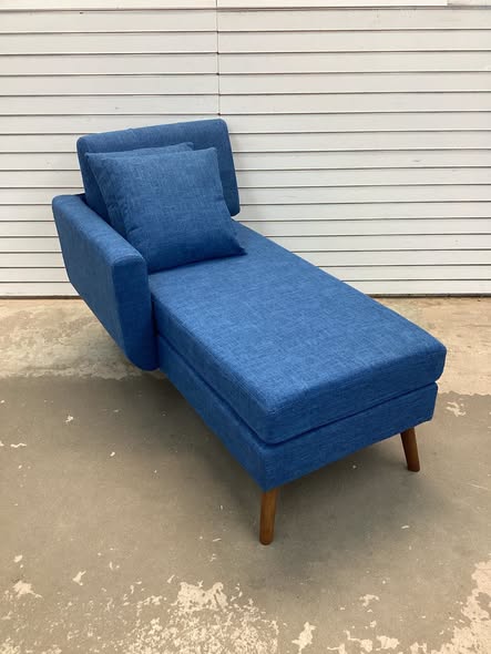 Modern Contemporary Chaise Lounge