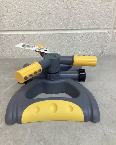 Plastic 3-Arm Spinning Sprinkler on Heavy-Duty Base