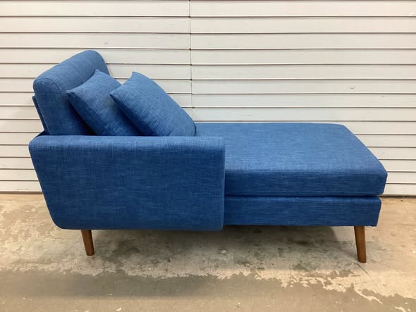 Modern Contemporary Chaise Lounge