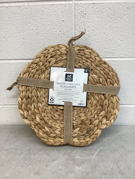 Member's Mark 4-Pack Natural Water Hyacinth Handwoven Placemats