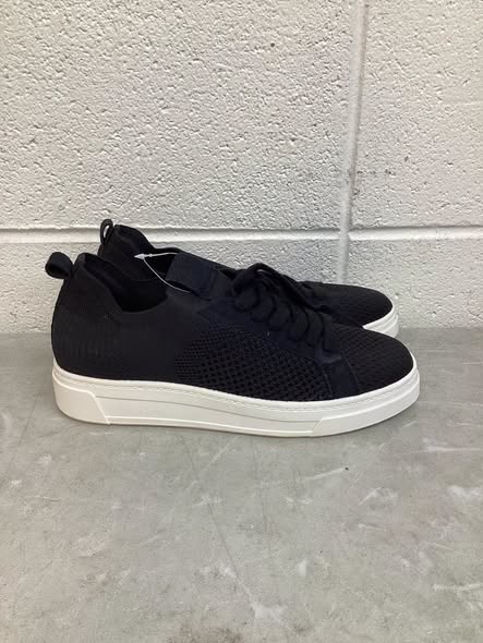 White Mountain Women's Lace-Up Sneaker Size 9M Black