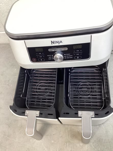 Ninja Foodi 8 2-Basket Air Fryer Lightly Used