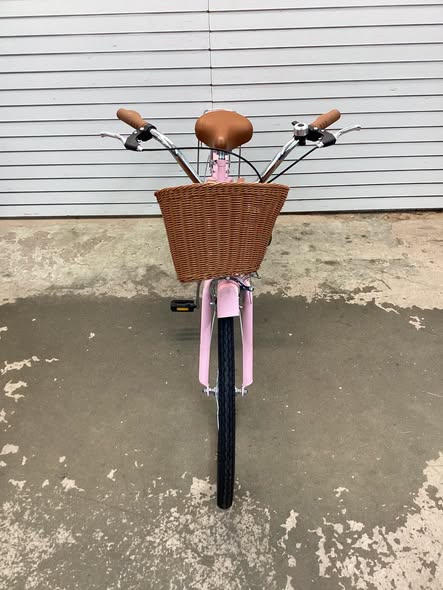 26-Inch Beach Cruiser Bike with Cup Holder and Woven Basket - Pink