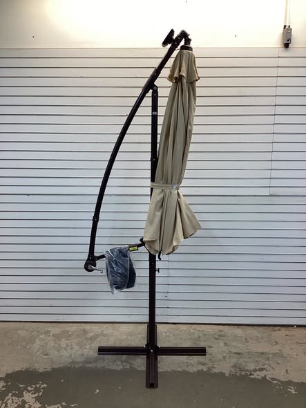 10 Ft Patio Umbrella Offset Cantilever Umbrella with 40 Solar Powered Lights