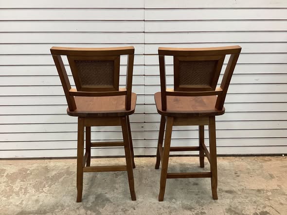 2 Pieces 24.5 Inch Bar Stools with Rattan Back and Swivel Seat