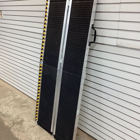 Portable Aluminum Wheelchair Ramp 6 FT with Transition Plate & Non-slip Surface
