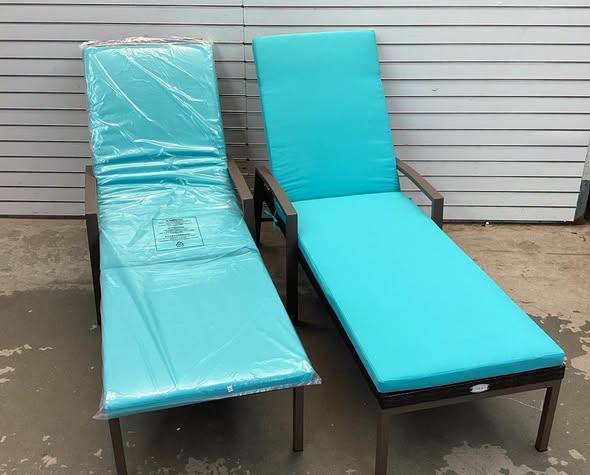 Adjustable Height Rattan Chaise Recliner Patio Lounge Chair with Turquoise Cushions (2-Piece)