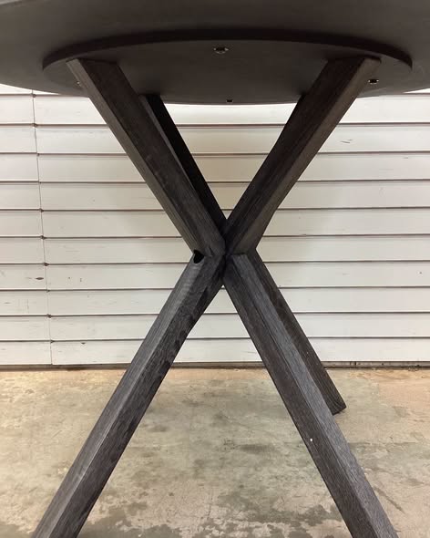 Gymax 36'' Round Farmhouse Dining Table for 4 w/Stable Intersecting.