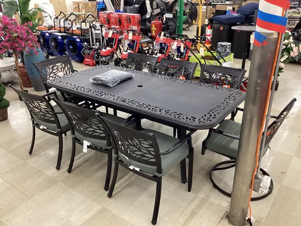 Member's Mark Savannah Expandable Dining Set with Sunbrella Fabric, 9pc