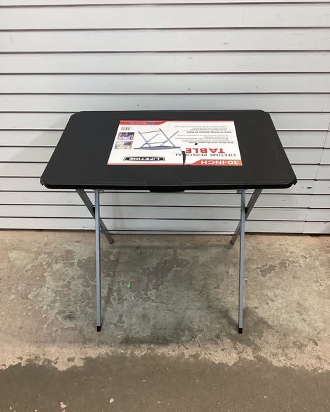 Lifetime 30" Light Commercial Personal Table, Black