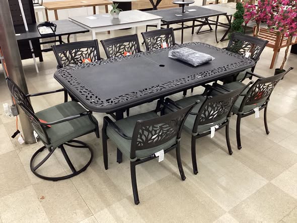Member's Mark Savannah Expandable Dining Set with Sunbrella Fabric, 9pc