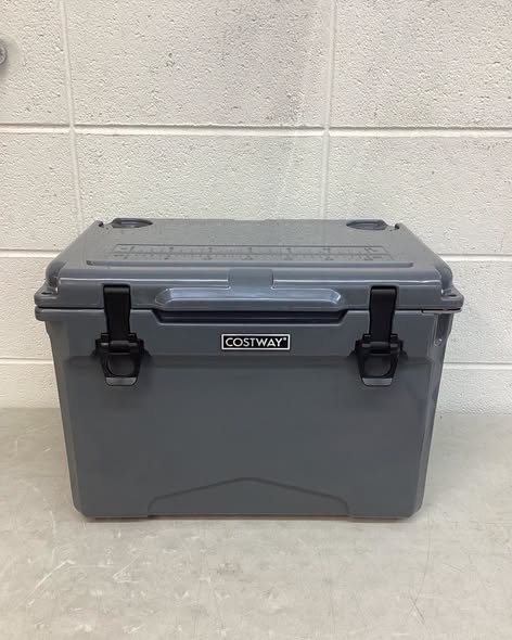 25 QT Hard Cooler with Aluminum Handle and Integrated Cup Holders