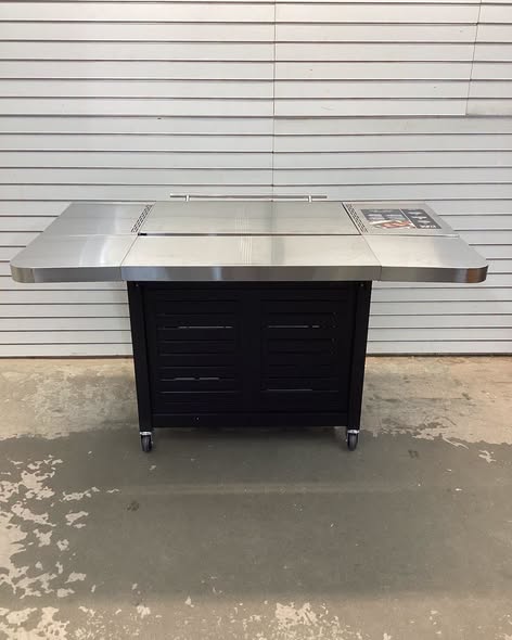 Charbroil Vibe 4 -Burner Liquid propane Flat Top Grill