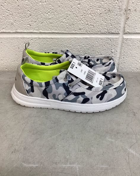 Eddie Bauer Boys Canvas Loafer size 1