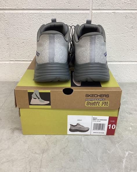 Skechers Men's Hands Free Skech-Edge Swift Fit Sneaker size 10.