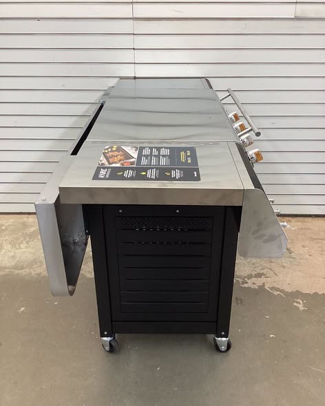 Charbroil Vibe 4 -Burner Liquid propane Flat Top Grill