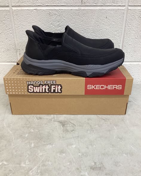 Skechers Men's Hands Free Swift Fit Sneaker size 9