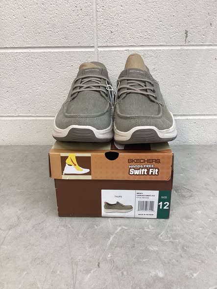 Skechers Men's Canvas Swift Fit Sneaker Size 12