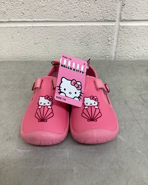 Hello Kitty Toddler Girls Water Shoe size 7/8