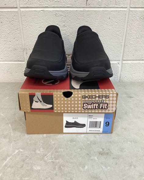 Skechers Men's Hands Free Swift Fit Sneaker size 9