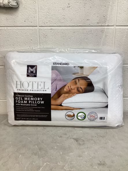 Member’s Mark Hotel Premier Collection Cooling Gel Memory Foam Pillow