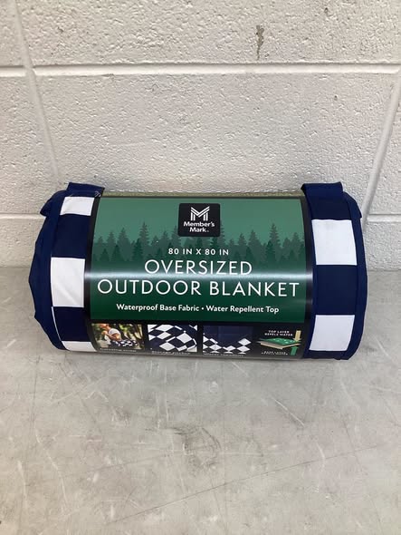 Member's Mark 80"x80" Outdoor Blanket Check