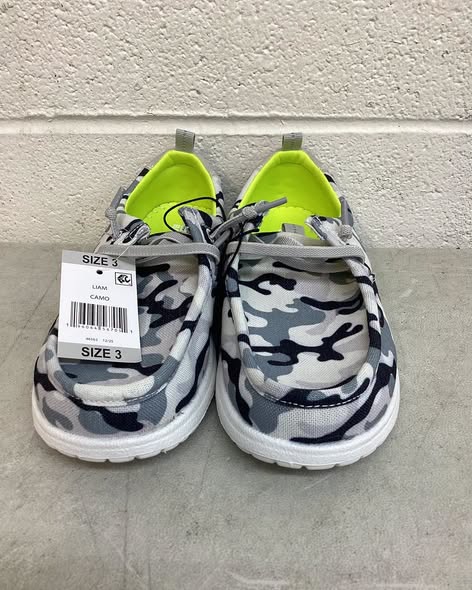 Eddie Bauer Boys Canvas Loafer size 3