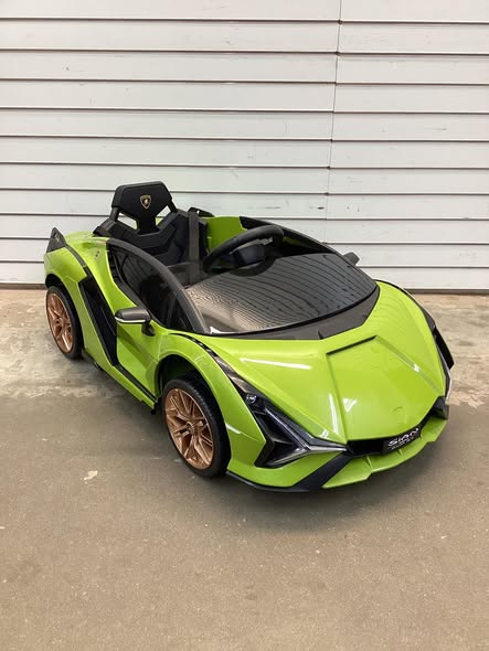 12V Licensed Lamborghini 4WD Kids Ride-on Sports Car with 2.4G Remote