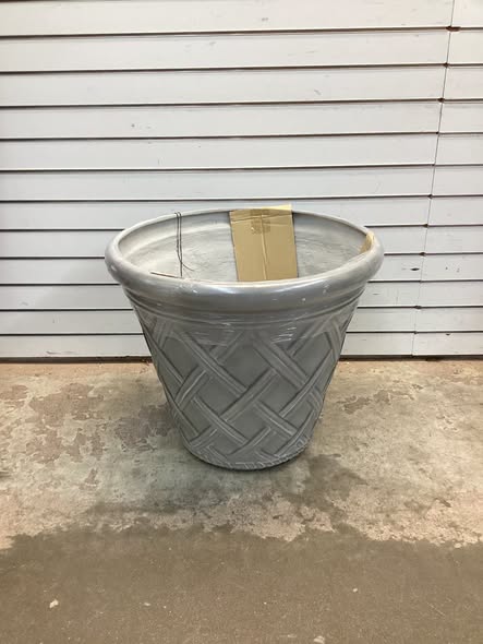 Member's Mark 22" Garden Pot