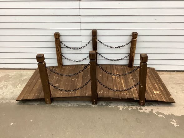5 ft Wooden Garden Bridge Arc Footbridge with Metal Chain Railings Solid Fir Construction Carbonized