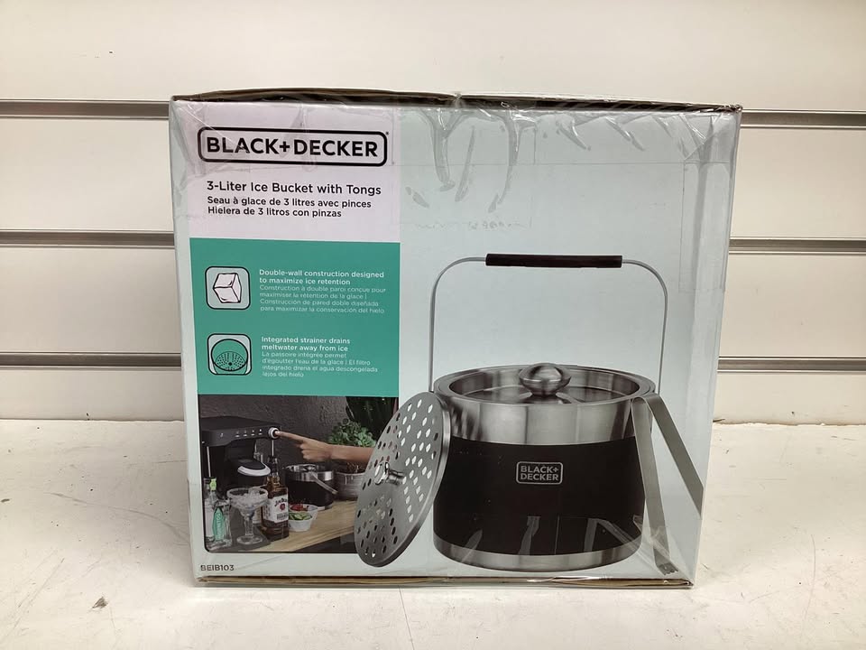 Black + Decker 3-Liter Ice Bucket With Tongs