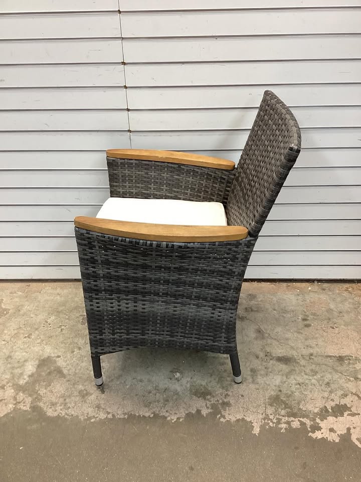 Costway Patio Rattan Chair