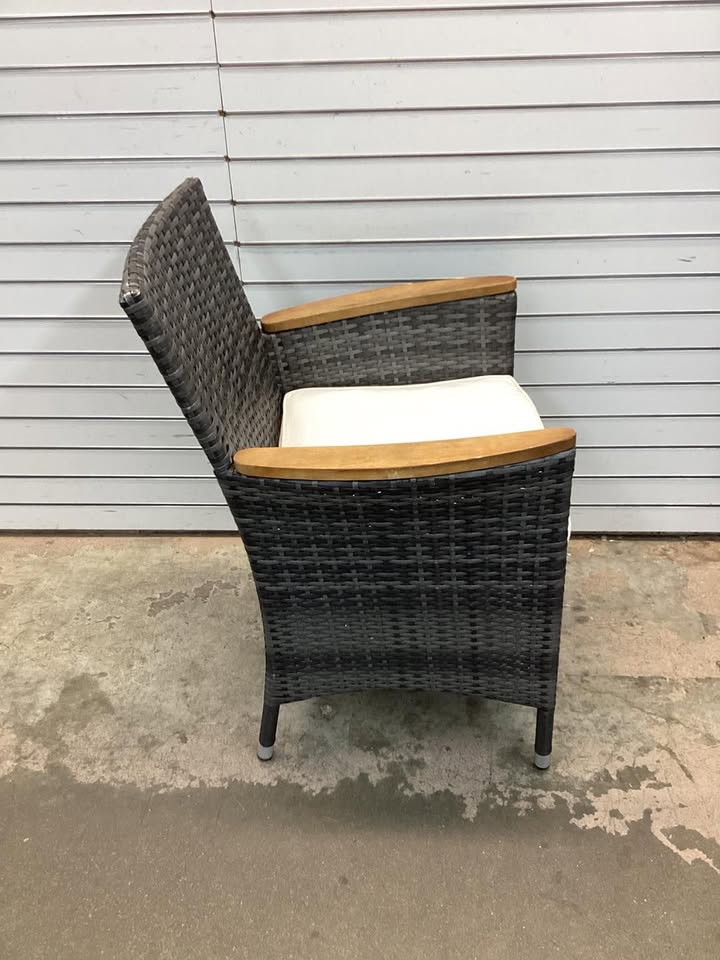Costway Patio Rattan Chair