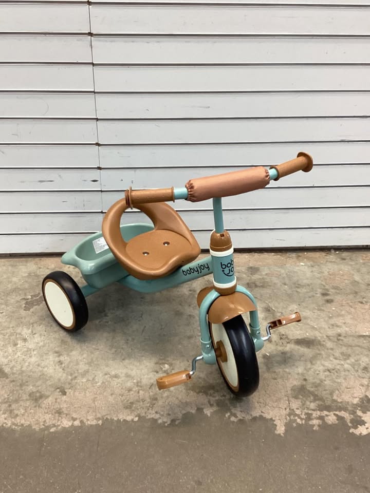 Toddler Tricycle Kids Trike with Adjustable Seat and Storage Basket Aged 3-5 Years Old