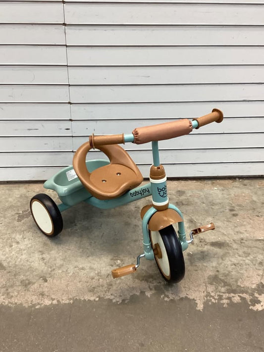 Toddler Tricycle Kids Trike with Adjustable Seat and Storage Basket Aged 3-5 Years Old