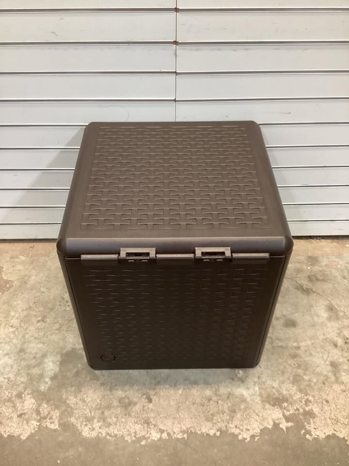 Costway 28 Gal. Patio Brown Deck Box Outdoor Waterproof Storage Container