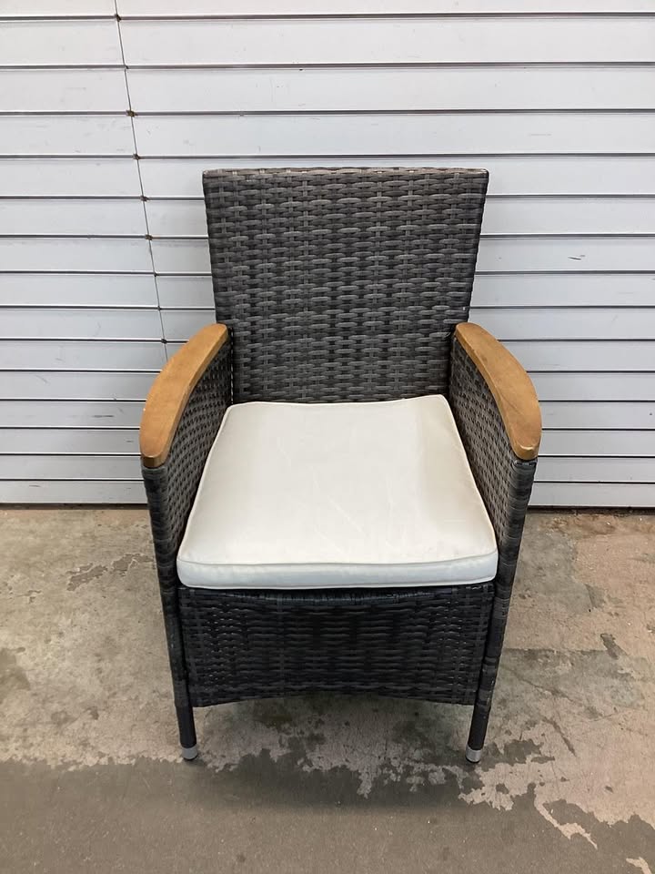 Costway Patio Rattan Chair