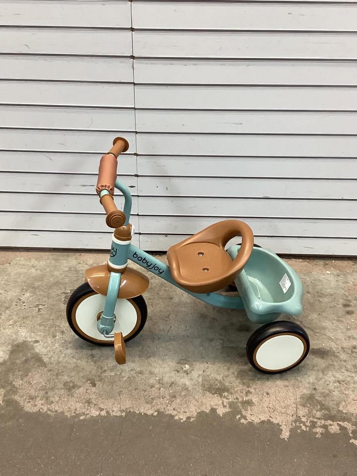 Toddler Tricycle Kids Trike with Adjustable Seat and Storage Basket Aged 3-5 Years Old