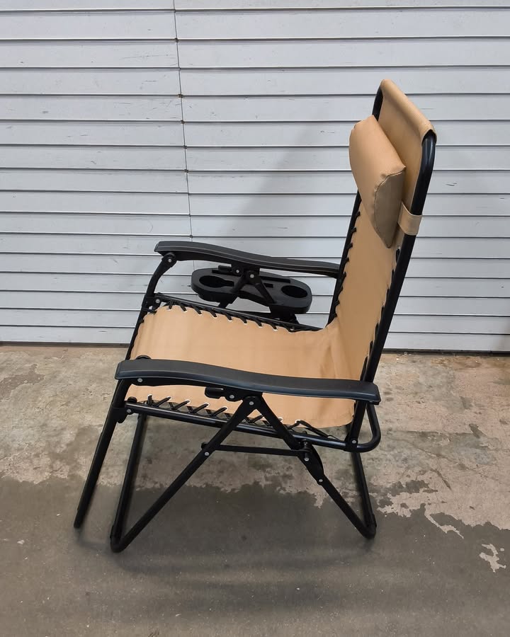 Costway Folding Lounge Chair with Zero Gravity