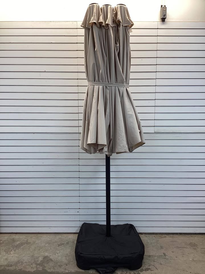 15.5FT Extra-Large Patio Umbrella with Base 12 arms