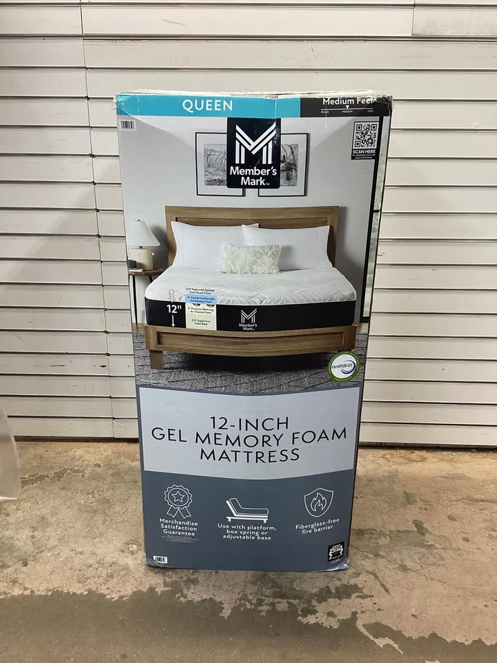 Member's Mark Hotel Premier Memory Foam Mattress, Queen Size, Medium Feel