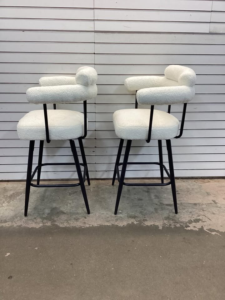 Costway 27 inches Swivel Bar Stool Set of 2 with Curved Back and Arms and Metal Legs