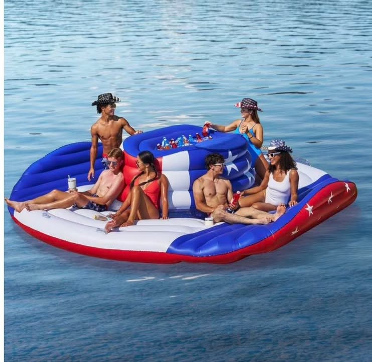 Member's Mark Inflatable Oversized Cowboy Hat Lake Island