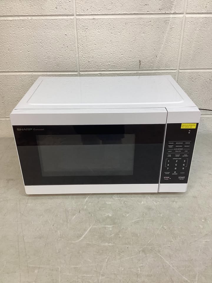 Sharp 1.1 Cu. Ft. 1000W Countertop Microwave Oven With Sensor Cooking