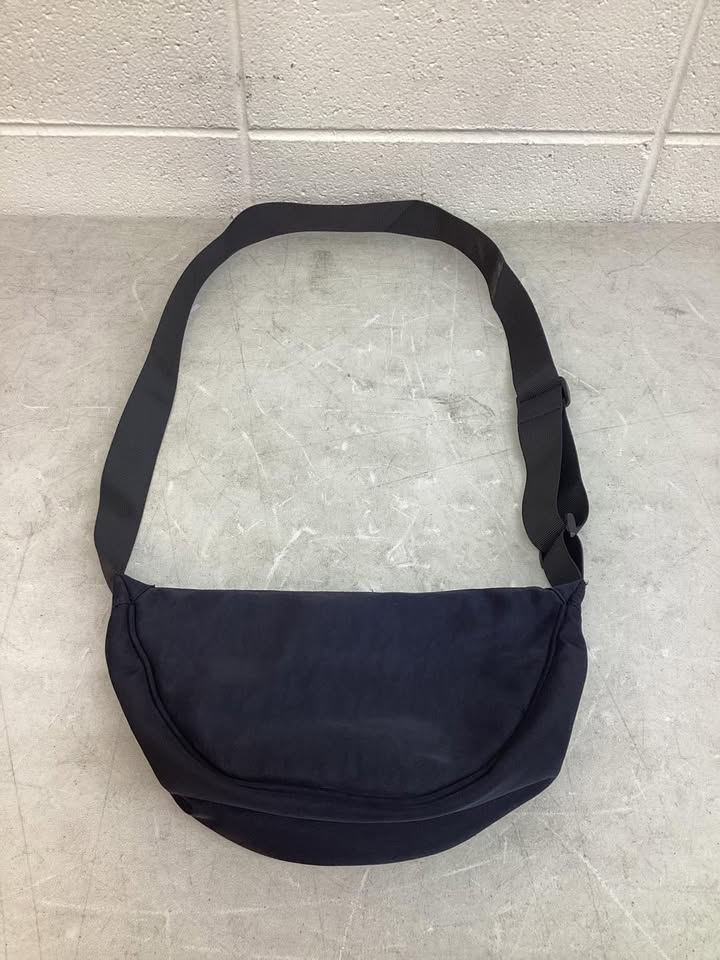 GapFit Adult Sling Bag