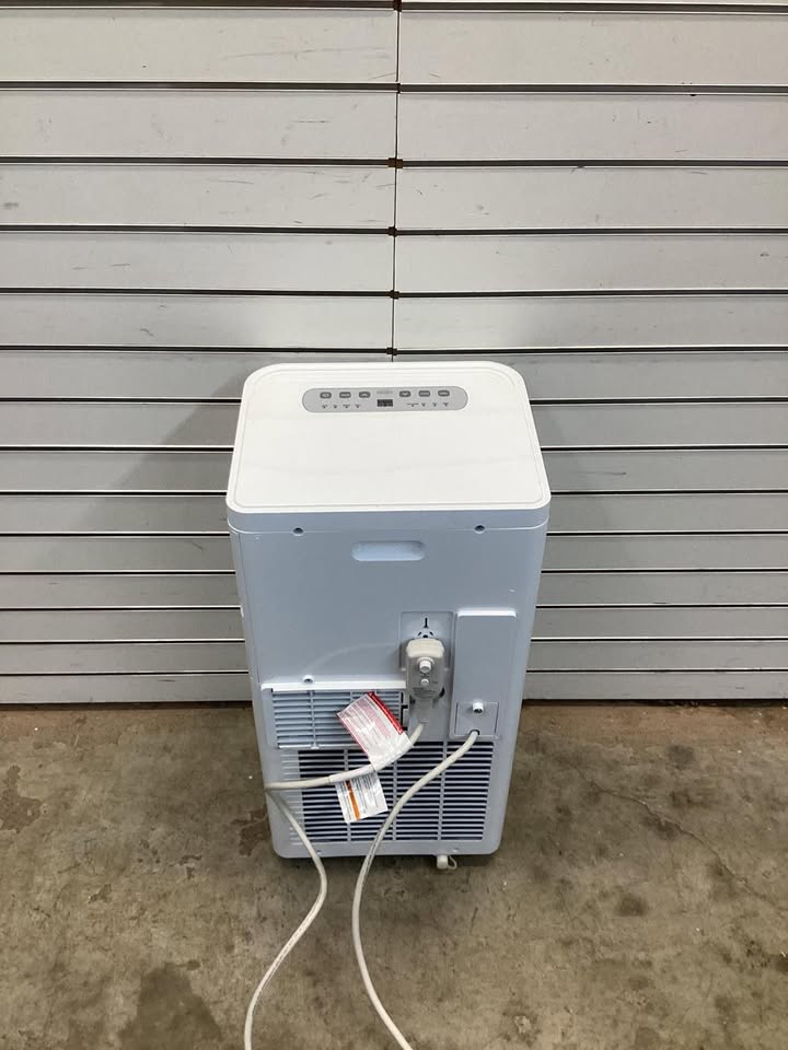 Costway 8000 BTU (ASHRAE) 5000 (DOE) BTU Portable Air Conditioner Cools 250 sq. ft. with Dehumidifier in White
