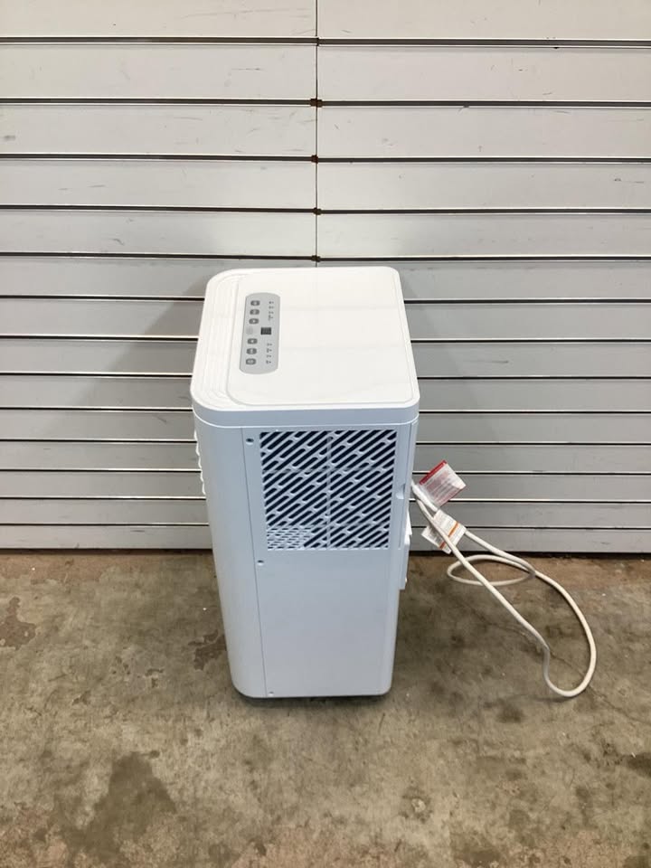 Costway 8000 BTU (ASHRAE) 5000 (DOE) BTU Portable Air Conditioner Cools 250 sq. ft. with Dehumidifier in White