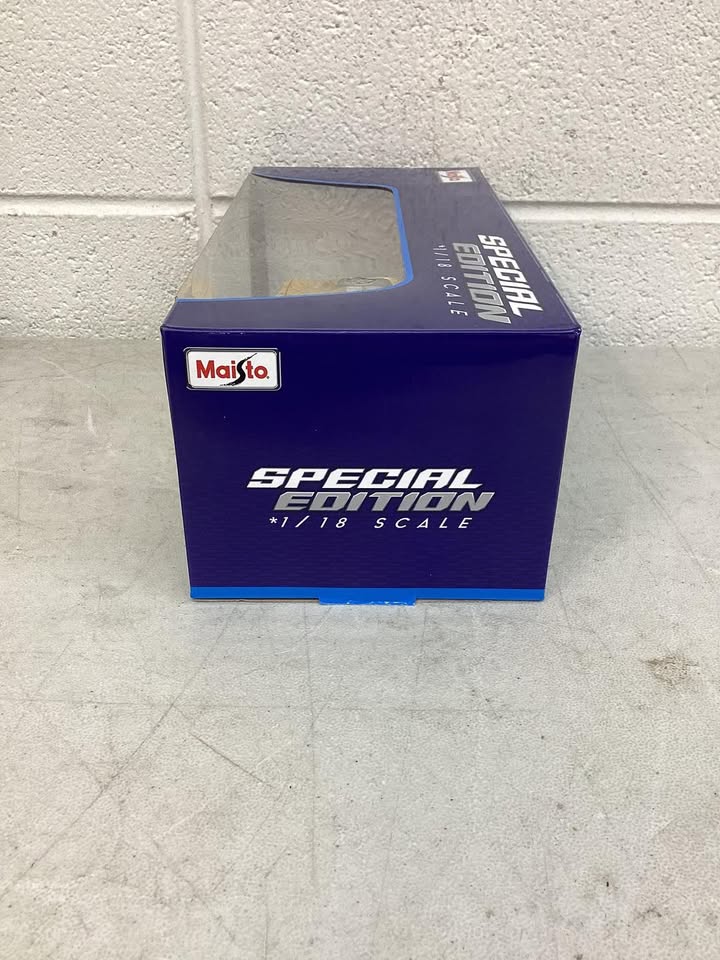 Maisto Special Edition 1/18 Diecast Car Shelby Series One