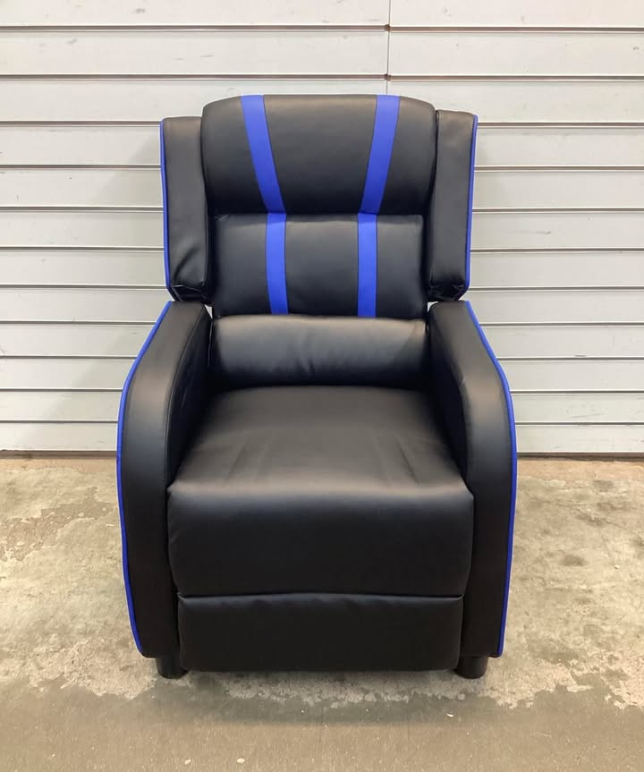 Kids Recliner Chair with Side Pockets Footrest 110-lb Capacity for Ages 3-12